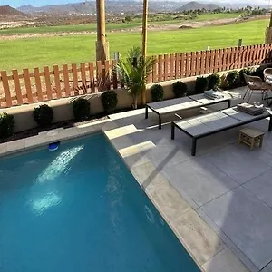 Villa Golf Tenerife South: Mountain View With Heated Pool And Accessible Amenities, San Miguel de Abona